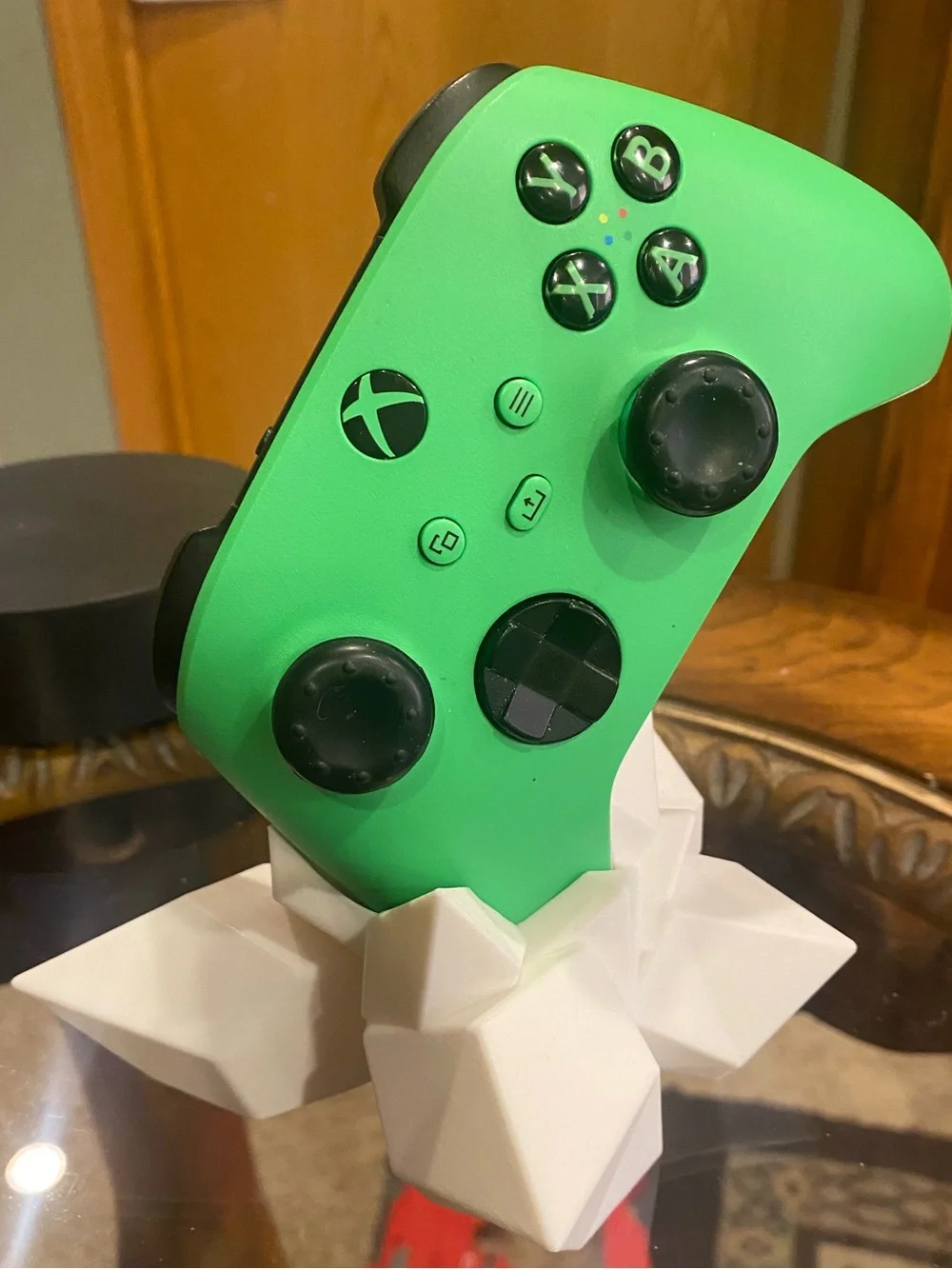 Low Poly Xbox Series X Controller Stand